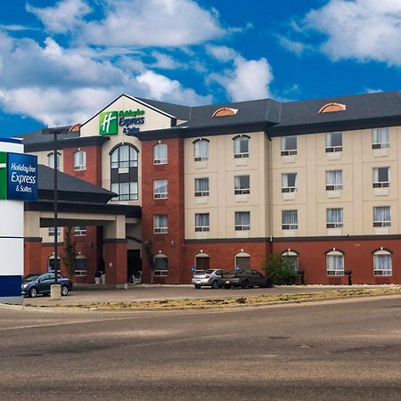 Holiday Inn Express Hotel & Suites - Slave Lake By Ihg Exterior photo