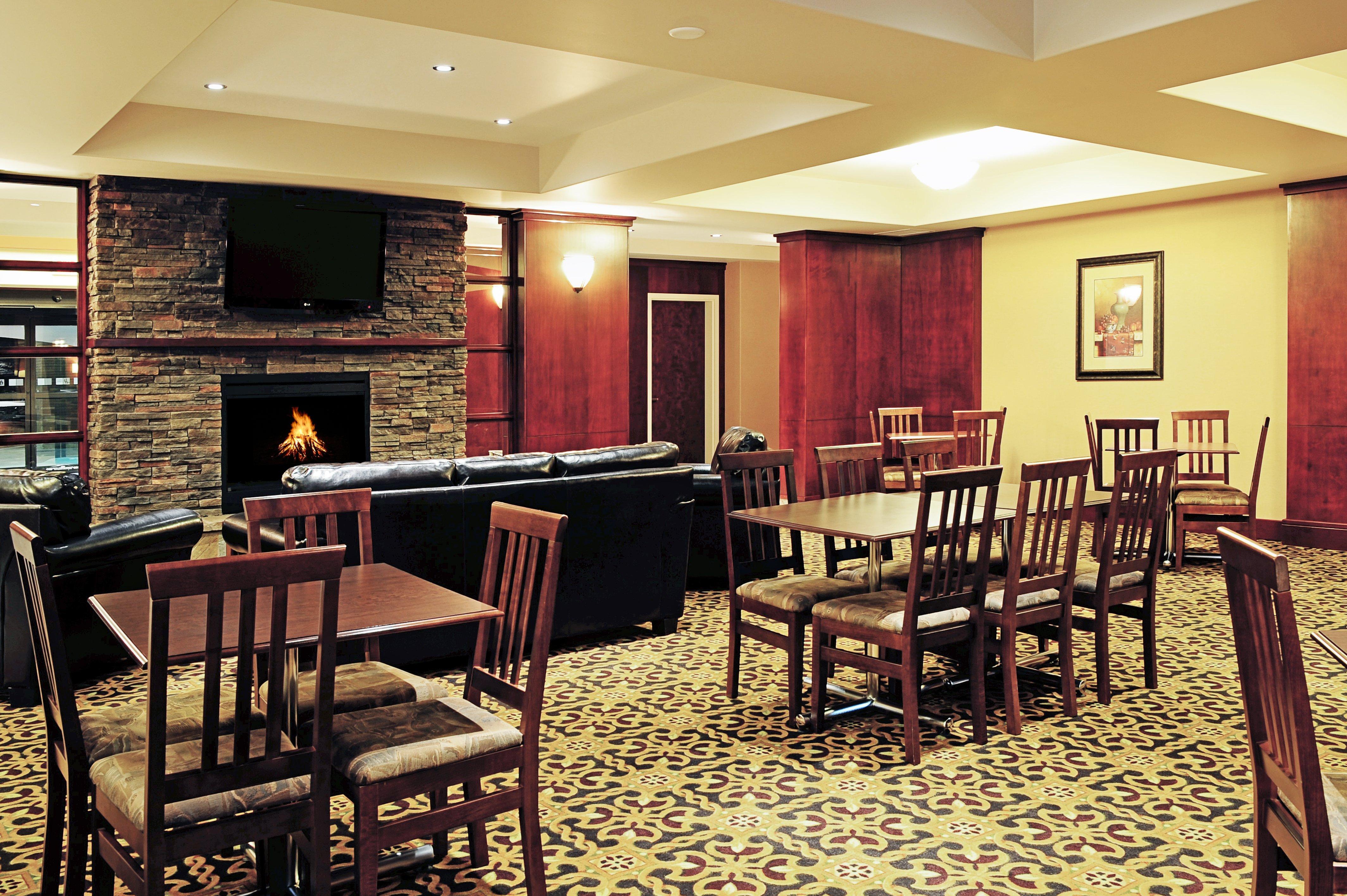 Holiday Inn Express Hotel & Suites - Slave Lake By Ihg Exterior photo