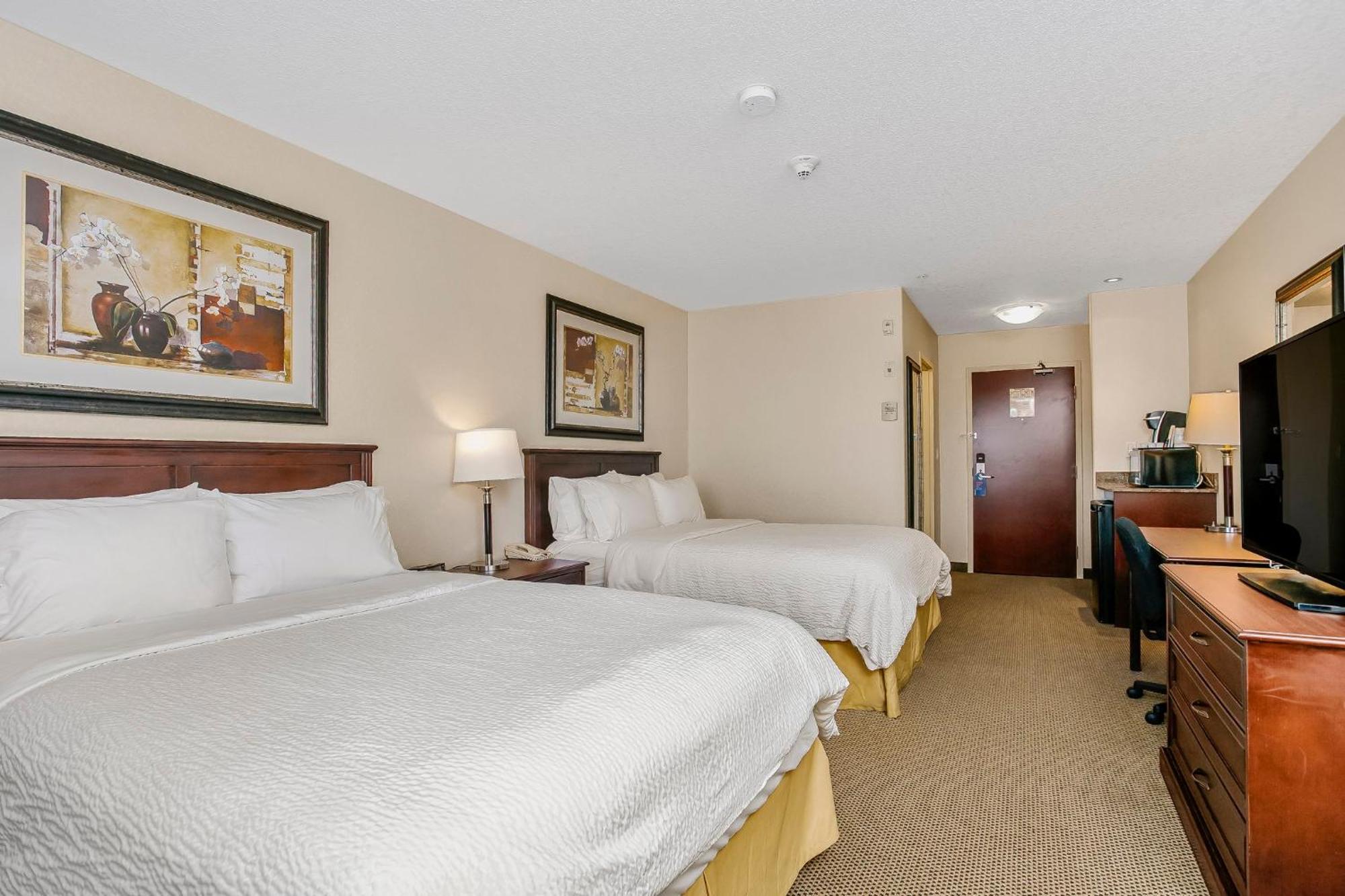 Holiday Inn Express Hotel & Suites - Slave Lake By Ihg Exterior photo