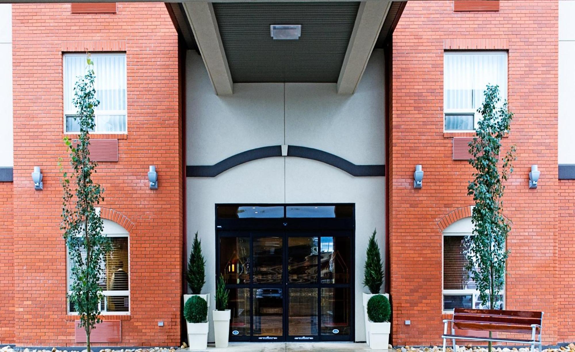 Holiday Inn Express Hotel & Suites - Slave Lake By Ihg Exterior photo